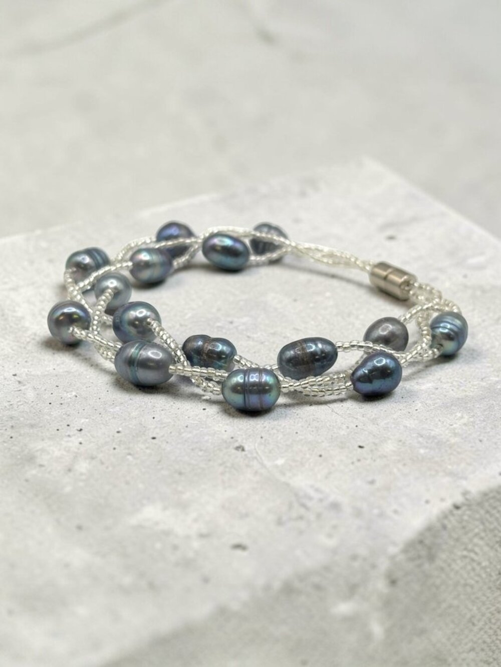 Grayish-Blue Cultured Pearl Bracelet with Magnetic Clasp - Picture 2 of 3